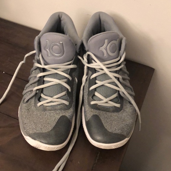 KD grey sneakers 👟 - Picture 2 of 8